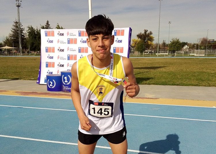 Atleta quirihuano clasificó al Nacional de Atletismo de los Juegos Deportivos escolares