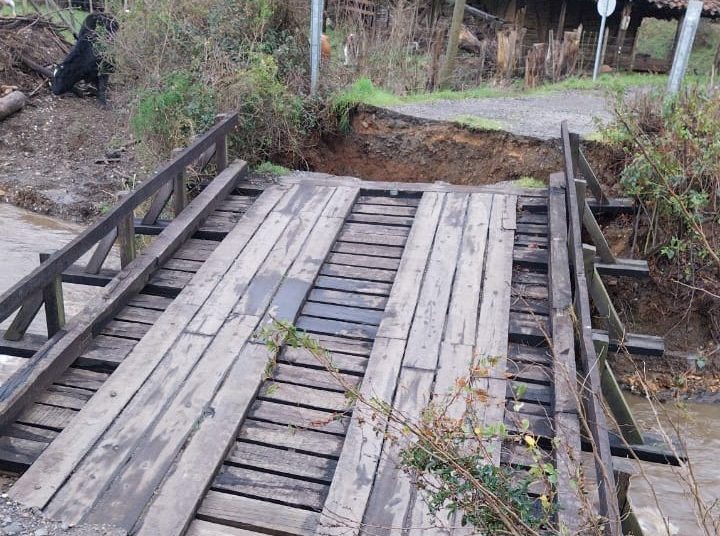 Dos caminos cortados en Itata: Uno en Quirihue otro en Cobquecura