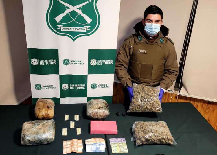 Carabineros del OS7 Ñuble detuvo a 4 sujetos por tráfico en San Nicolás: Se les incautó más de 6 kilos de droga