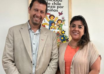 Alcalde Eduardo Redlich se reúne con la directora de JUNJI para fortalecer la educación inicial en Quirihue