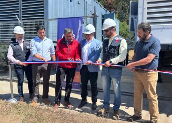 CGE instala dos nuevos equipos de generación para respaldar el suministro eléctrico en la comuna de Cobquecura