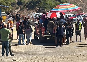 Surfista muere tras ser impactada por bote de pescadores artesanales en playa en Cobquecura