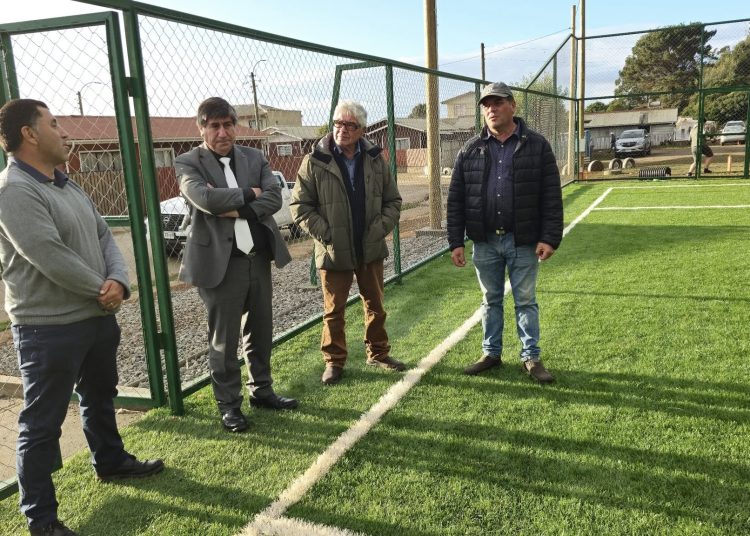 Alcalde de Coelemu se reúne con vecinos del sector Perales para informar de nuevos proyectos