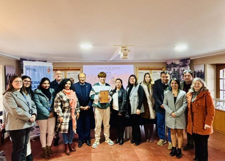 Joven ninhuano Allan Miranda lanza su primer libro titulado «Cazado por los demonios»