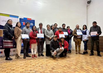 Vecinos de Coelemu capacitados en instalación de gas participan en ceremonia de certificación