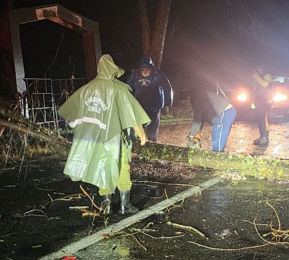 Carabineros despliega monitoreo permanente ante sistema frontal en la provincia de Itata