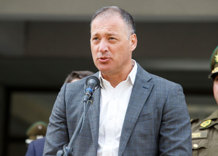 Cuestionan a presidente de la Cámara por viajes a EEUU: Diputado Castro (RN) descartó irregularidades