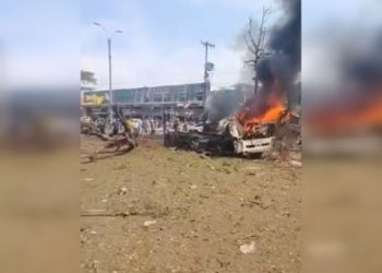 Estalla coche bomba cerca de base aérea en Colombia a horas de mortal ataque a helicóptero policial