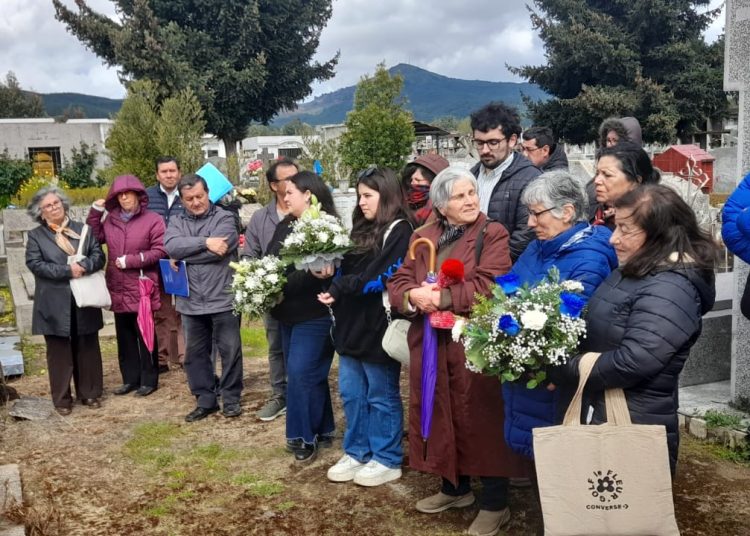 Comunidad católica realizó romería al Cementerio para recordar a expárrocos de Quirihue