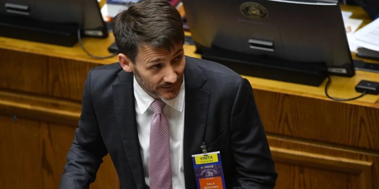 Senado rechaza Acusación Constitucional contra el exministro Diego Pardow