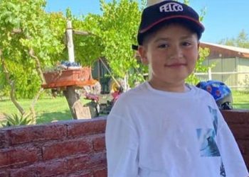 Pesar por muerte de Martín, niño de 9 años con cáncer: Su madre caminó desde Valdivia hasta Santiago para recaudar dinero
