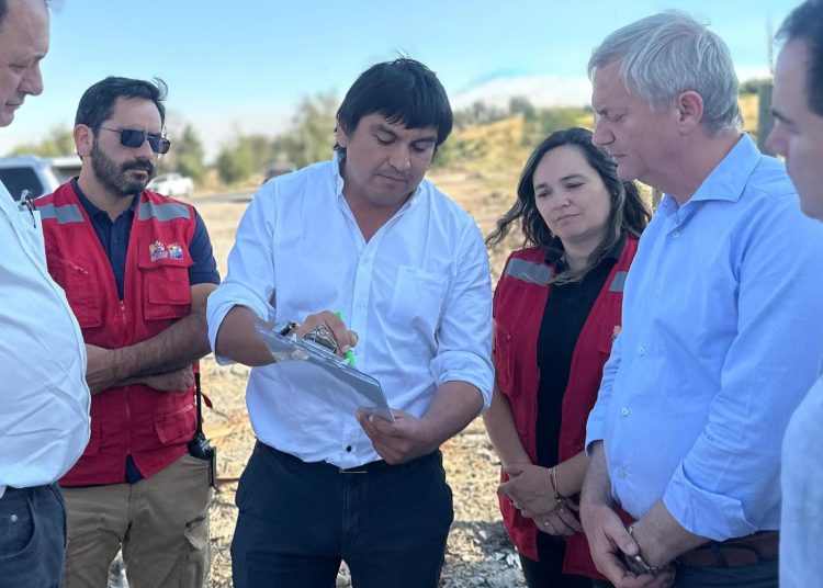 Presidente electo José Antonio Kast visitó la comuna de Ránquil para conocer afectación por incendios