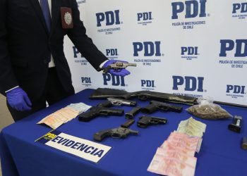 PDI detiene a dos personas e incautan armas y droga tras investigación en San Carlos