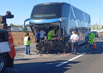 Conductor de bus falleció en accidente ocurrido en la madrugada cerca de San Carlos