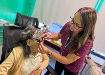 UAPO Móvil realizó operativo en Quillón para apoyar a personas que perdieron sus lentes durante incendios forestales