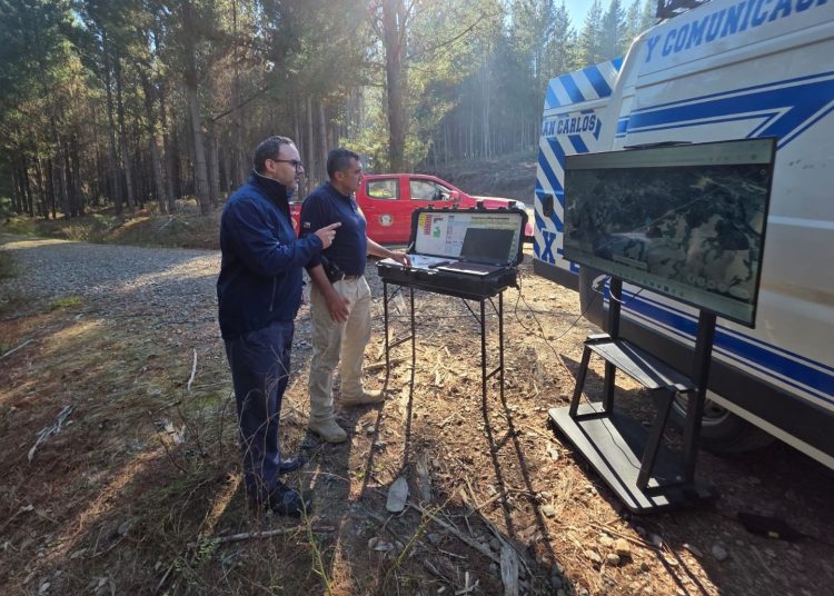 Más drones, bomberos y policías se suman a búsqueda de hombre desparecido en Ñiquén