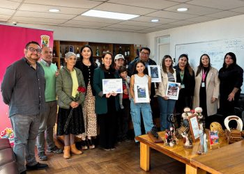 Premian a ganadoras del concurso de fotografía «Miradas de Mujer» en Coelemu